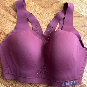 Victoria’s Secret Sport Angel Max Wireless Bra 34DD Color Plum
